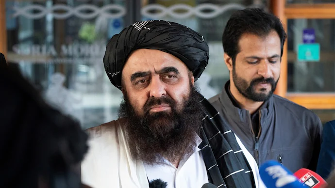 Afghan Foreign Minister Amir Khan Muttaqi بھارت کابل میں سفارتخانہ بحال کرنے کا فیصلہ، طالبان وزیر خارجہ کے تاریخی دورے کے موقع پر اعلان