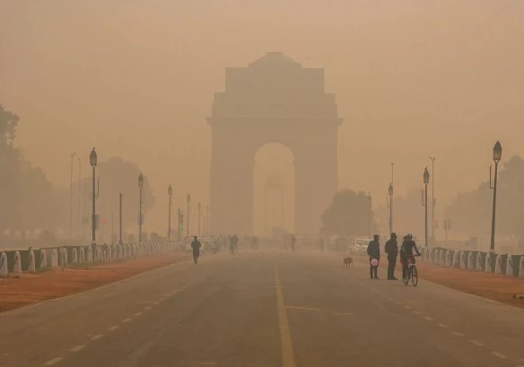 New Delhi has become the most polluted city in the world, Lahore has also reached dangerous levels. New Delhi has become the most polluted city in the world, Lahore has also reached dangerous levels.