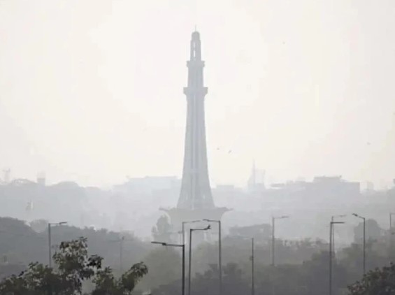 Pakistan ranks first in air pollution, Lahore declared the most polluted city in the world Pakistan ranks first in air pollution, Lahore declared the most polluted city in the world