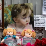 ایرانی وفد کے طیارے میں شہید 168 اسکول بچوں کی تصاویر اور خون آلود بستے بھی شامل