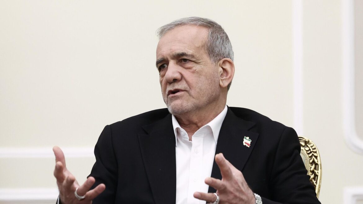 دنیا نے آپ کی منافقت دیکھ لی، وعدہ خلافی مذاکرات میں بڑی رکاوٹ ہیں؛ ایران